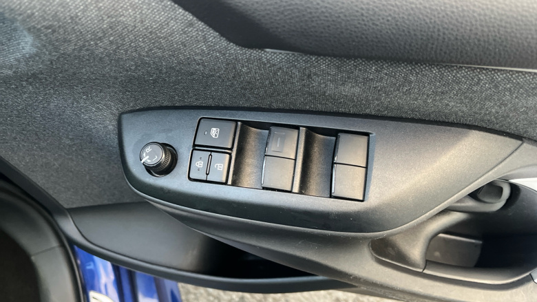 Toyota Yaris 1.5 Hybrid Design 5dr CVT [Panoramic Roof] Hybrid Hatchback